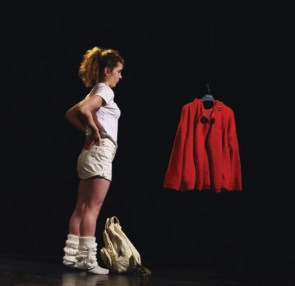 Le petit chaperon de laine rouge